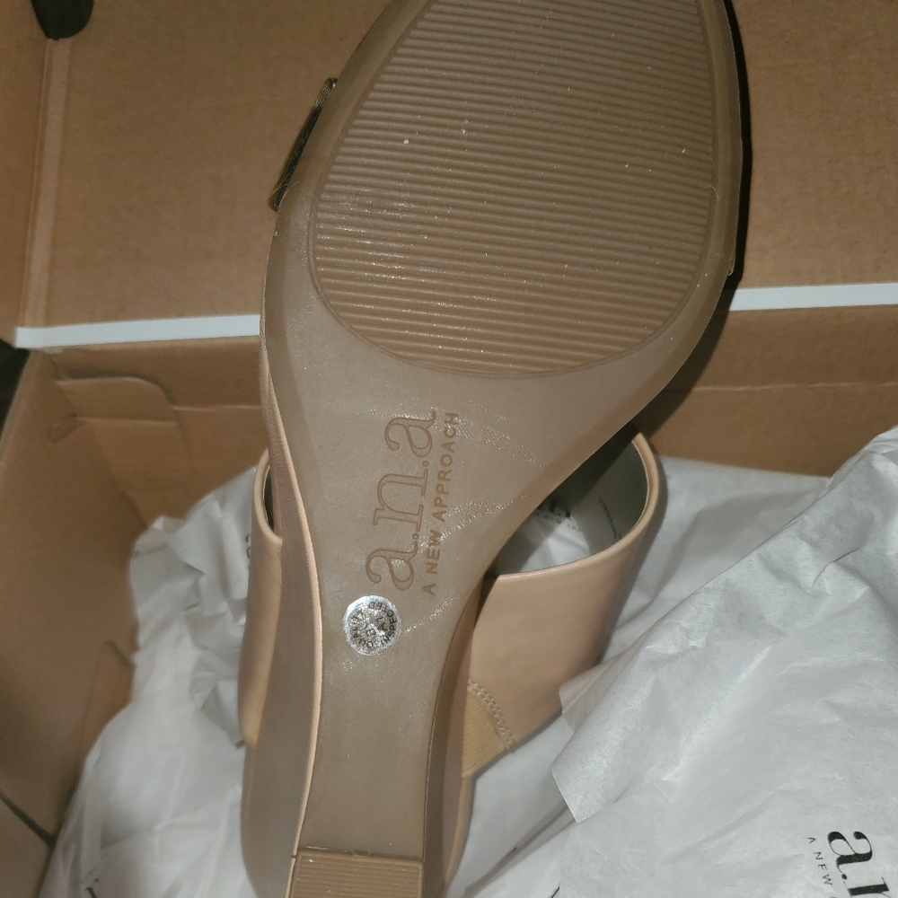 wedge beige gold brand new